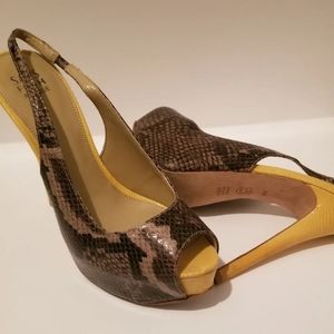 Saks Fifth Avenue  womens shoes size 9